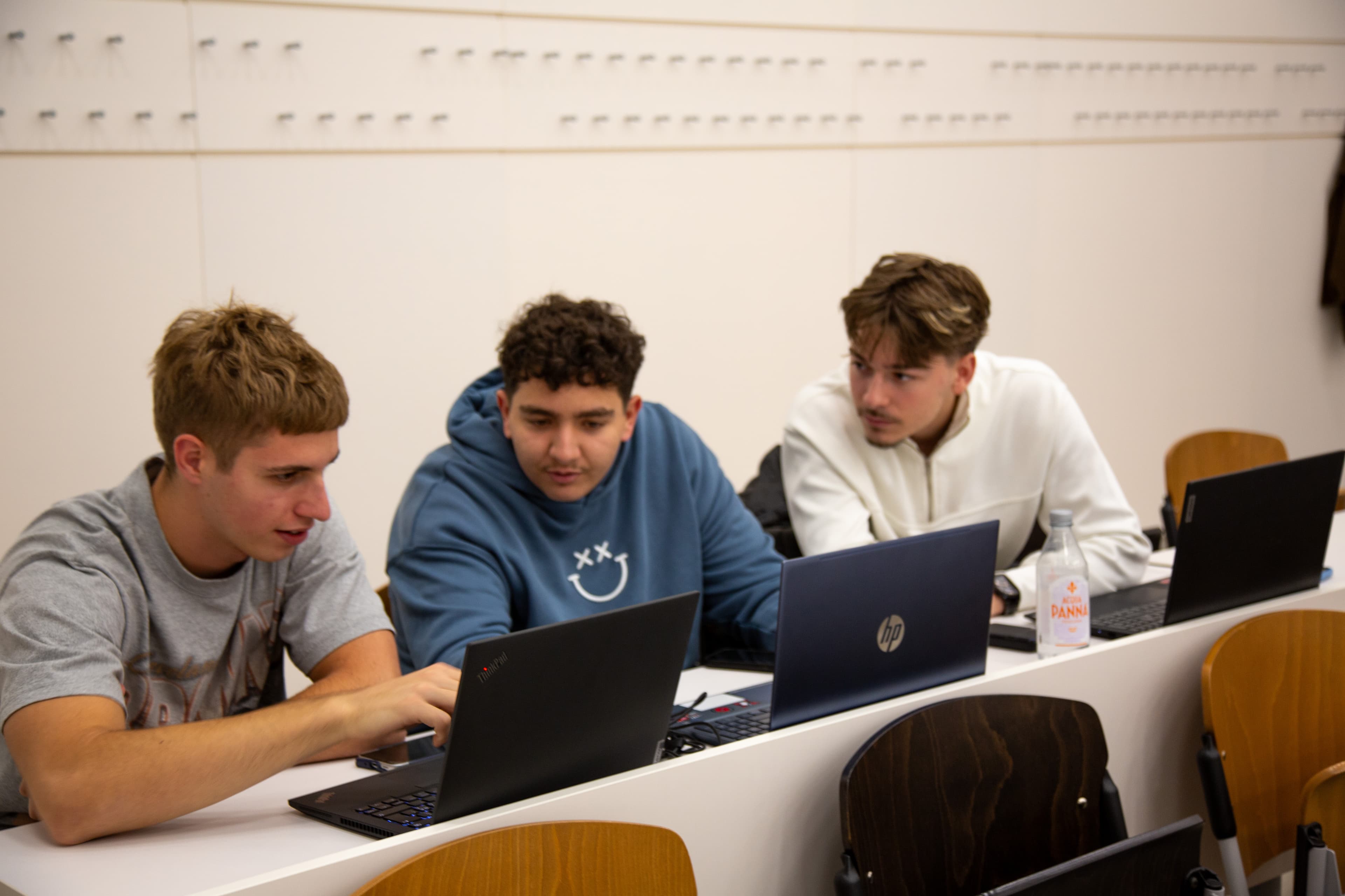 Wise Hackathon moment 1