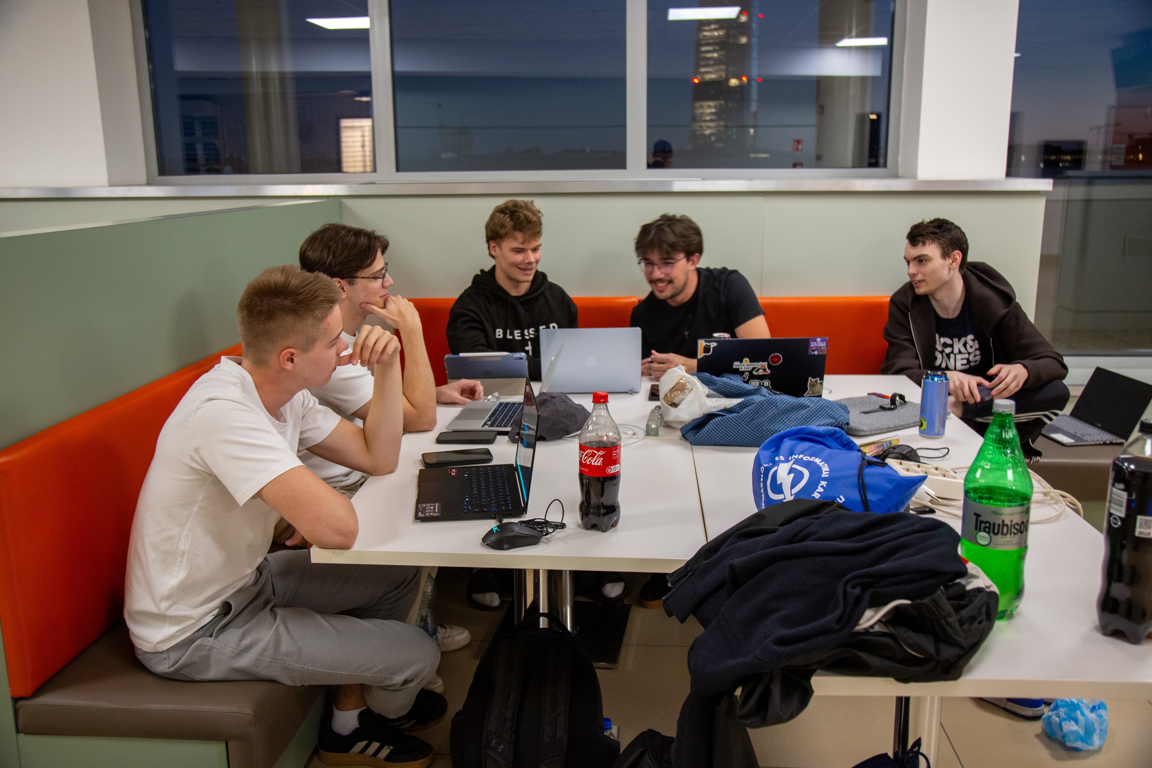 Wise Hackathon moment 3